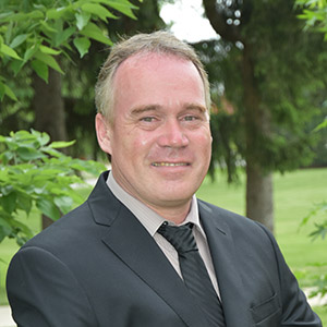 Dr. Darren Robinson